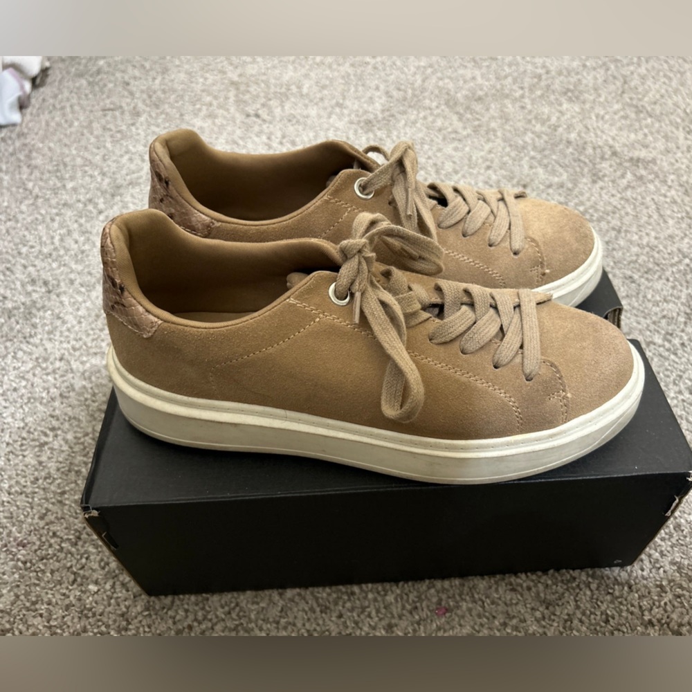 Steve Madden Charlie Leo Snakeskin Platform Sneakers Size 9